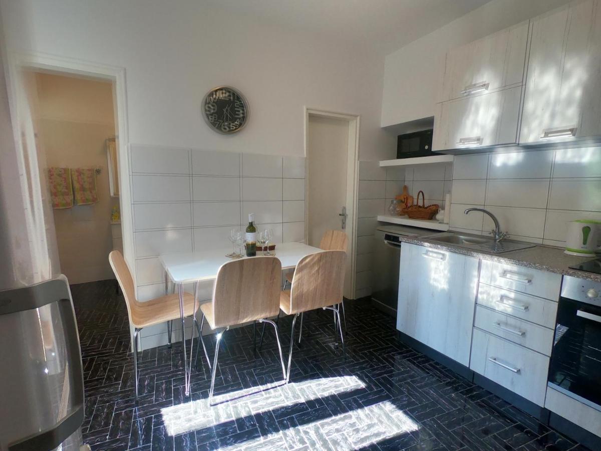 Apartment Dinka Baška Eksteriør billede